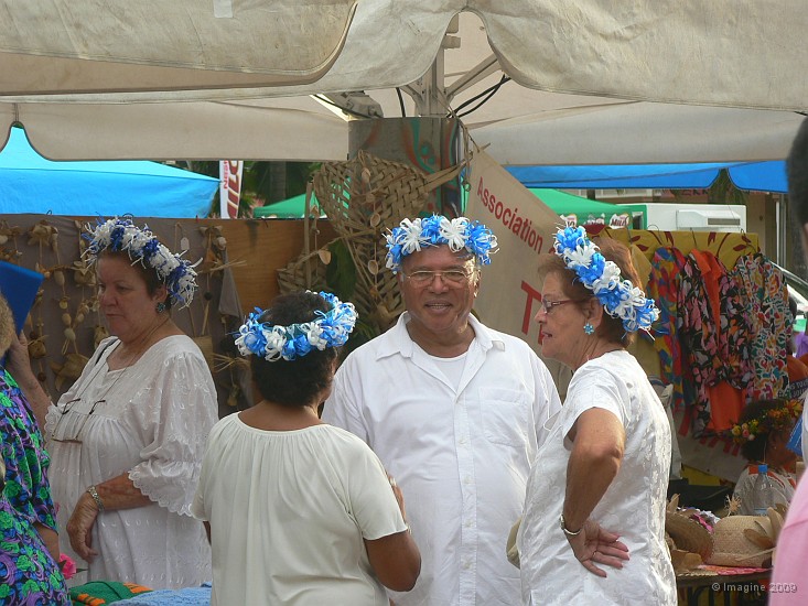 03.15- Association en fete, couronnes en bolduc.JPG